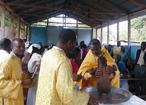 Многих маленьких гаитян нарекают при крещении русскими именами