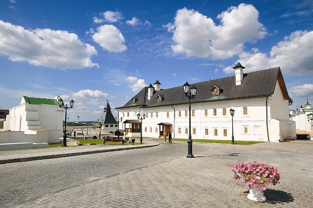 Спасо-Преображенский монастырь. Здание братского корпуса