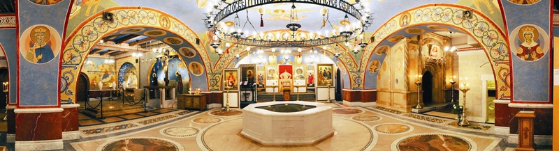 В нижней церкви Покровского храма по благословению Патриарха Кирилла реализован уникальный проект – «Икона Святой Земли»