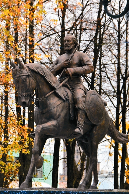 Памятник воеводе Федору Боборыкину