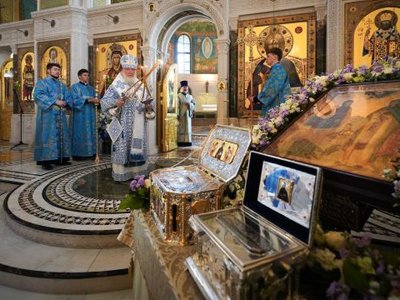 Святейший Патриарх Кирилл в Сретенском ставропигиальном монастыре возглавил встречу мощей прпп. Евфросинии Полоцкой и Евфросинии Московской, совершил Литургию и хиротонию архимандрита Макария (Ющенко) во епископа Горноалтайского и Чемальского.