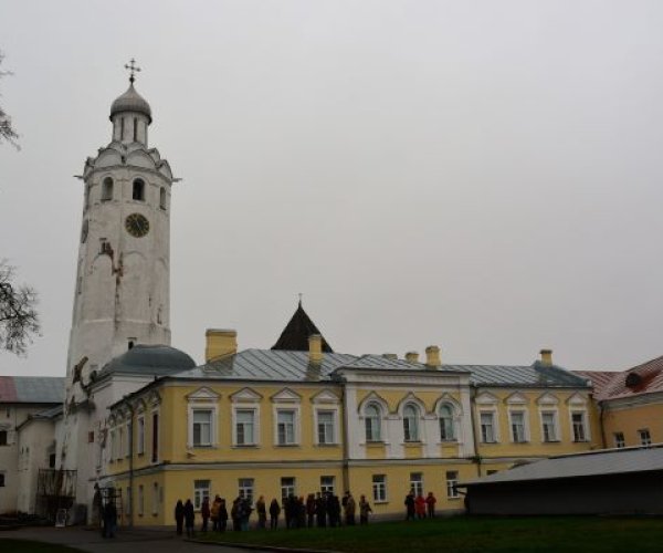 В Новгородском кремле открыли для посещения первую на Руси церковь Сергия Радонежского.