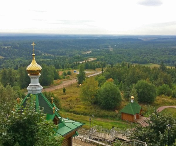 В стране полноводных рек и белых мхов