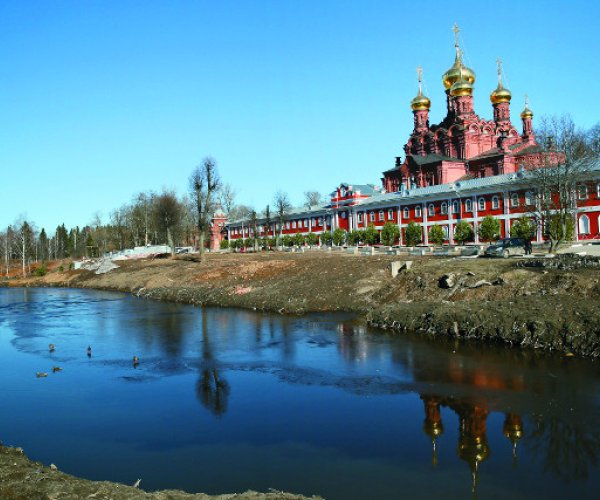 В пещерах, близ Лавры