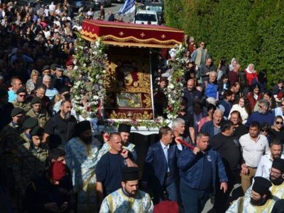 На Кипре впервые за 35 лет вынесли чудотворную Киккскую икону Богородицы во время молебна о дожде