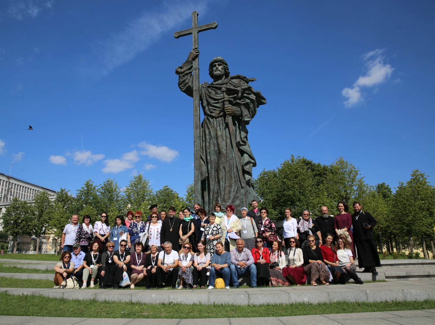 Паломнический центр Московского Патриархата совместно с Паломническим центром святой Параскевы Ясской организовал посещение главных святых мест России для большой группы паломников из Румынии.